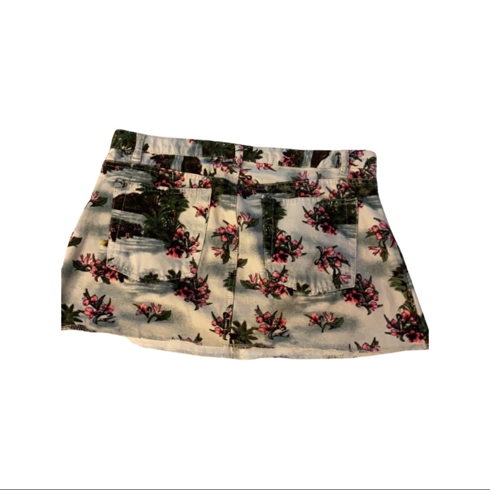 FARM Rio Mini Skirt - Picture 2 of 6